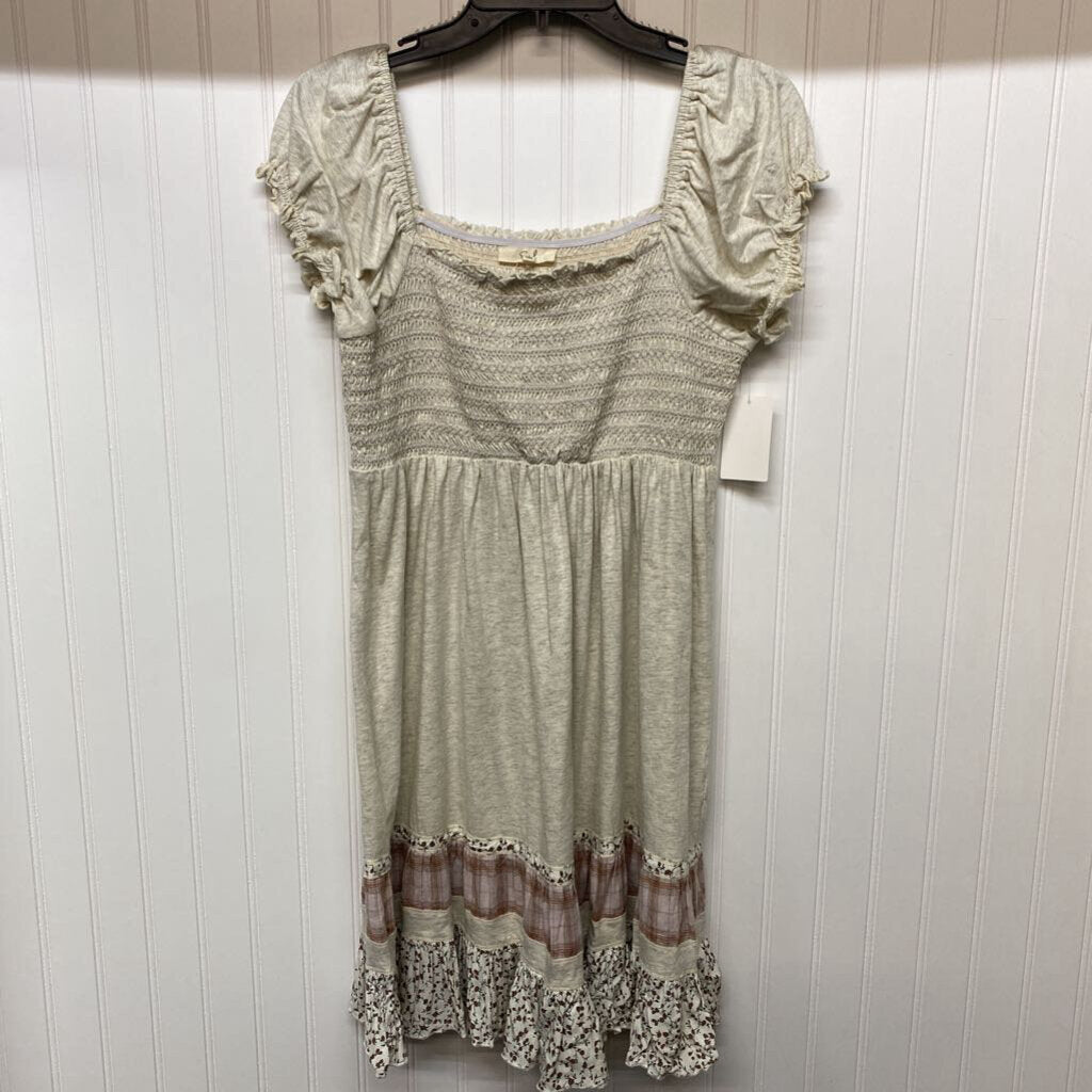 SHORT SLEEVE KNIT DRESS