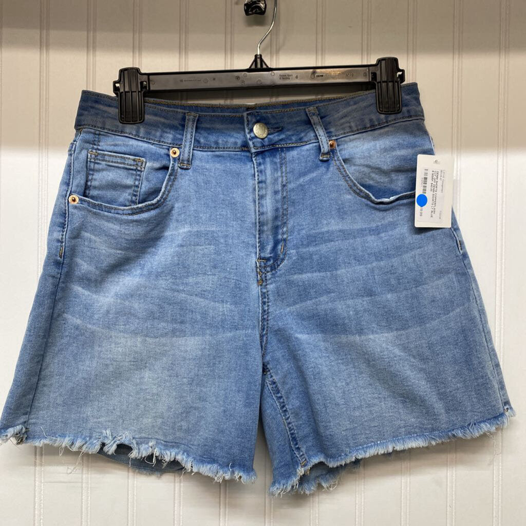 CUT OFF DENIM SHORTS