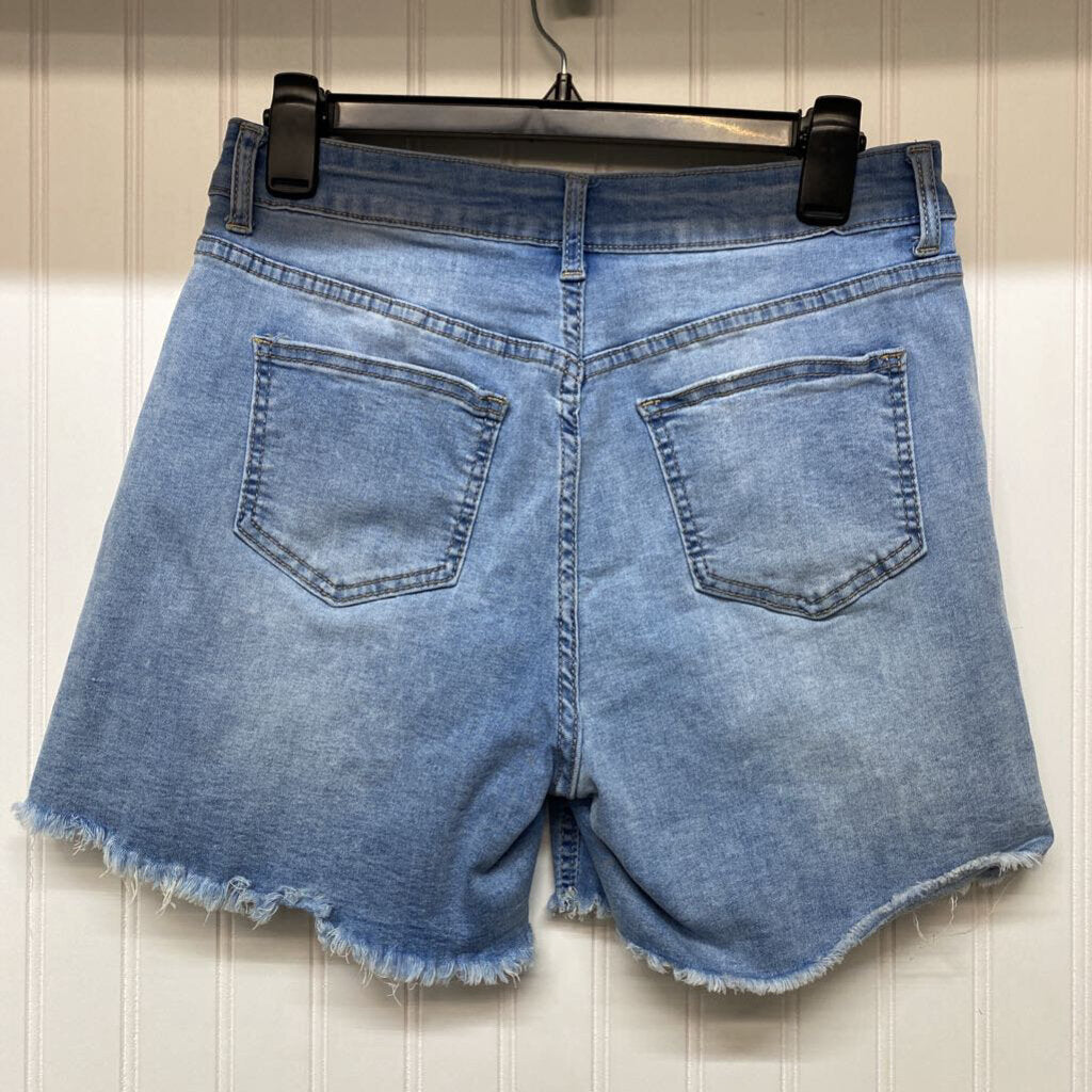 CUT OFF DENIM SHORTS