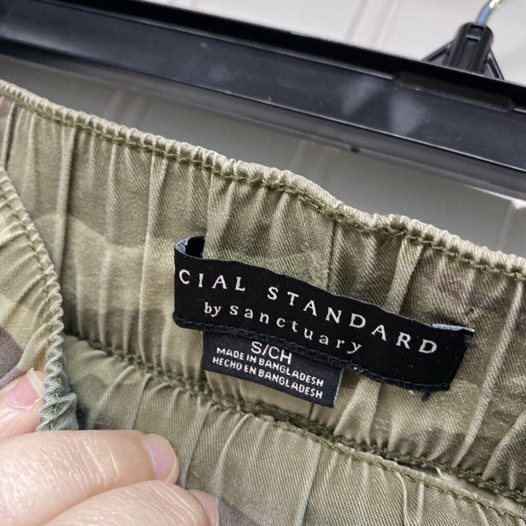 CAMOFLAGE SHORTS