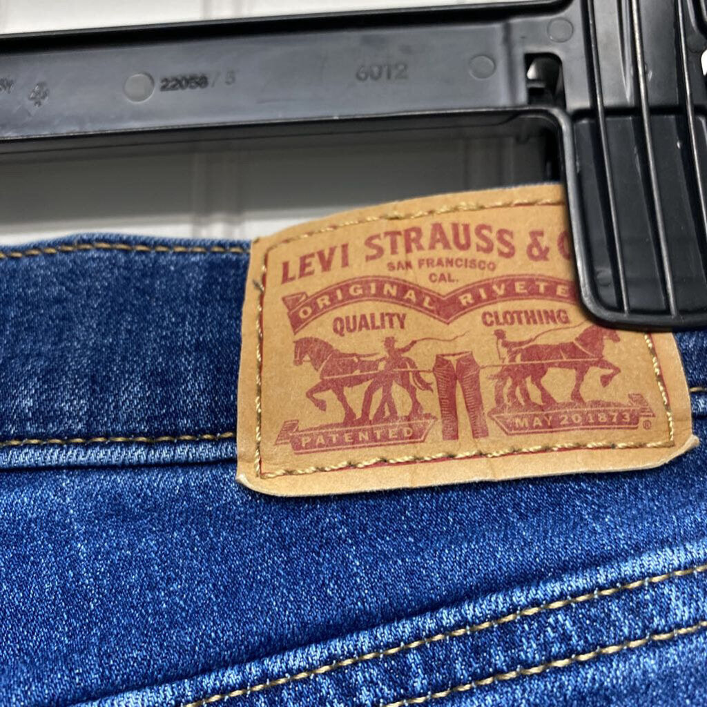 CLASSIC BOOT CUT JEANS
