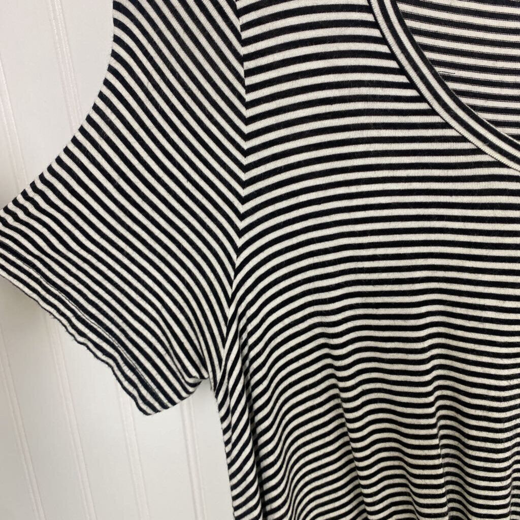 STRIPED SHORT SLEEVED