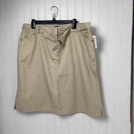 SHORT SKIRT