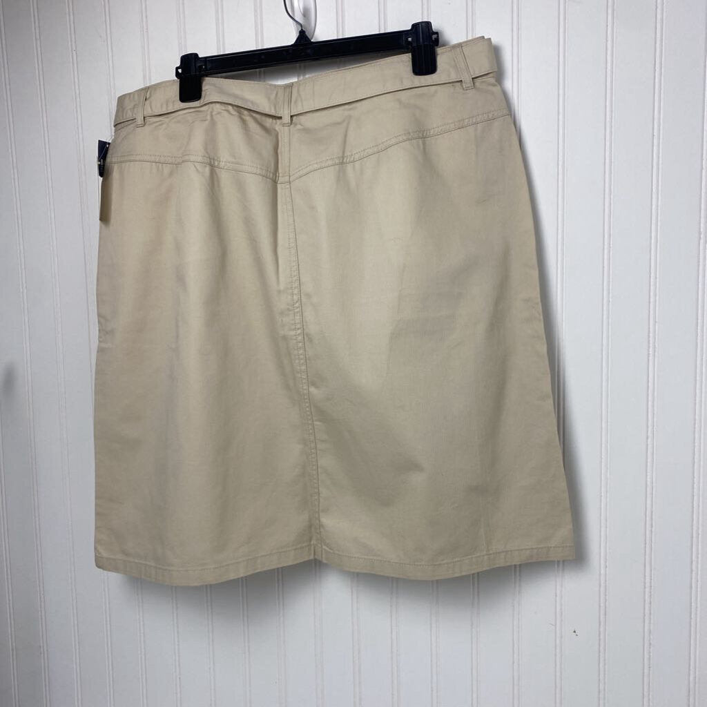 SHORT SKIRT