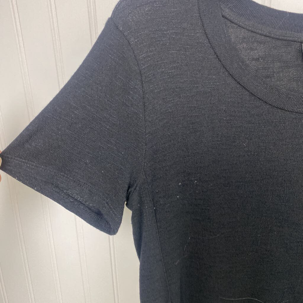 CREW NECK SHORT SLEEVED
