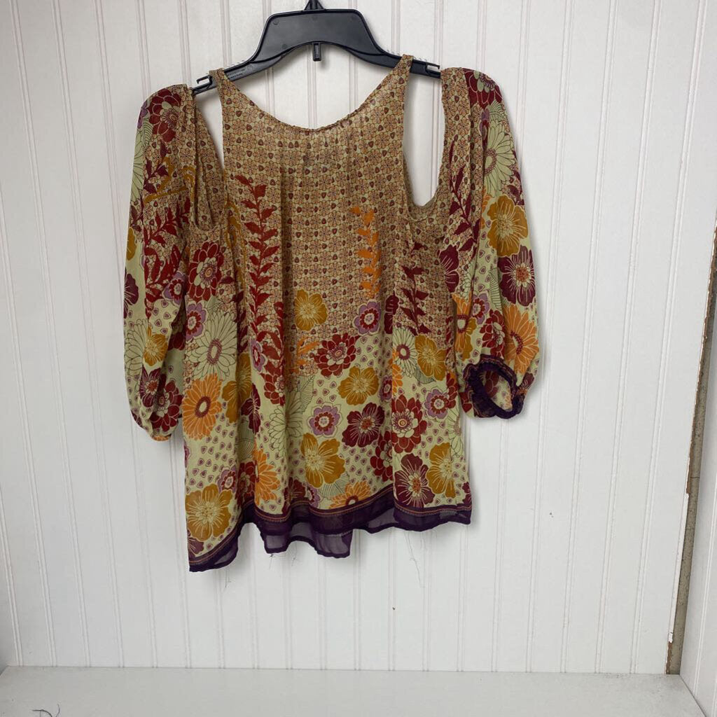 OPEN SHOULDER SHEAR TOP