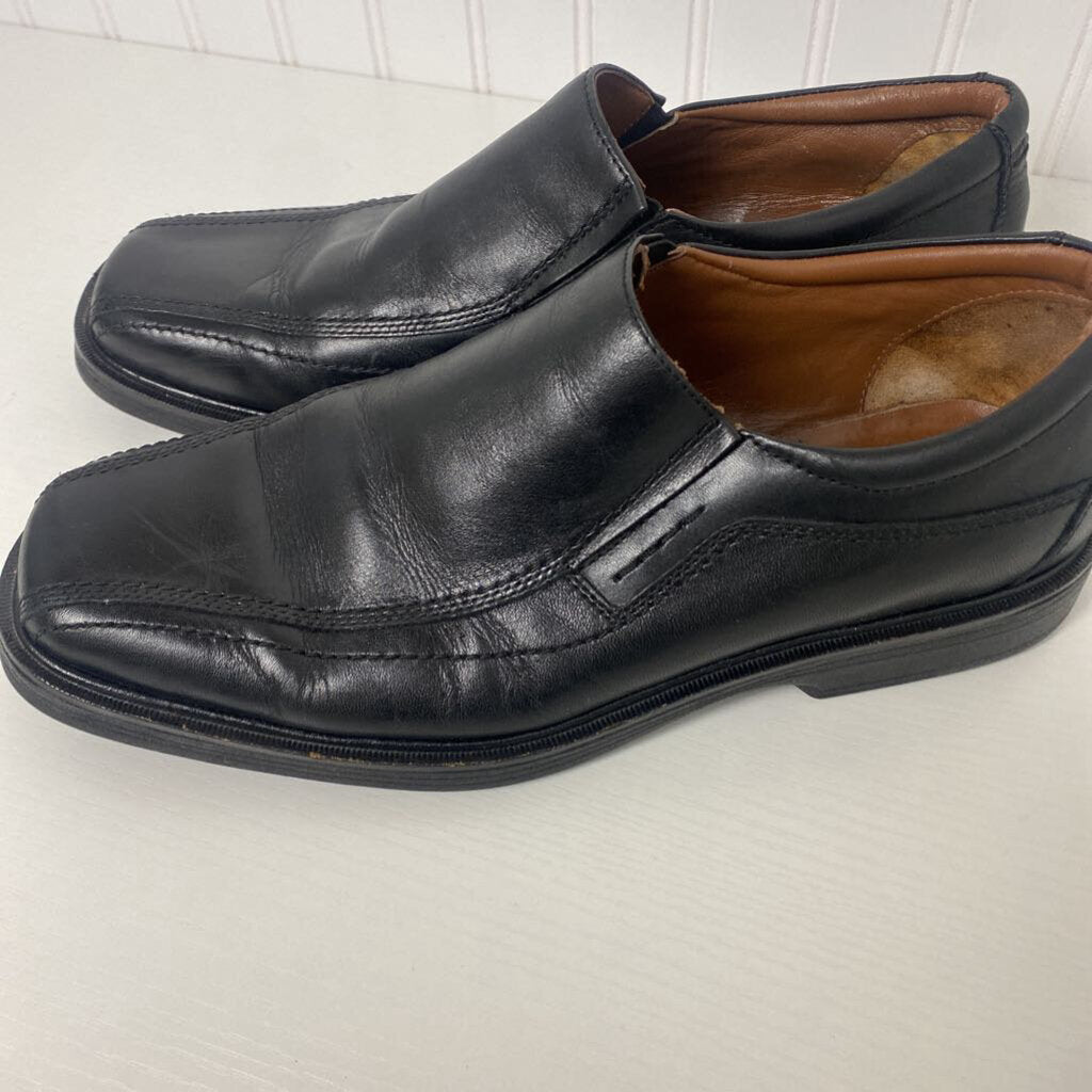 DRESS SHOES
