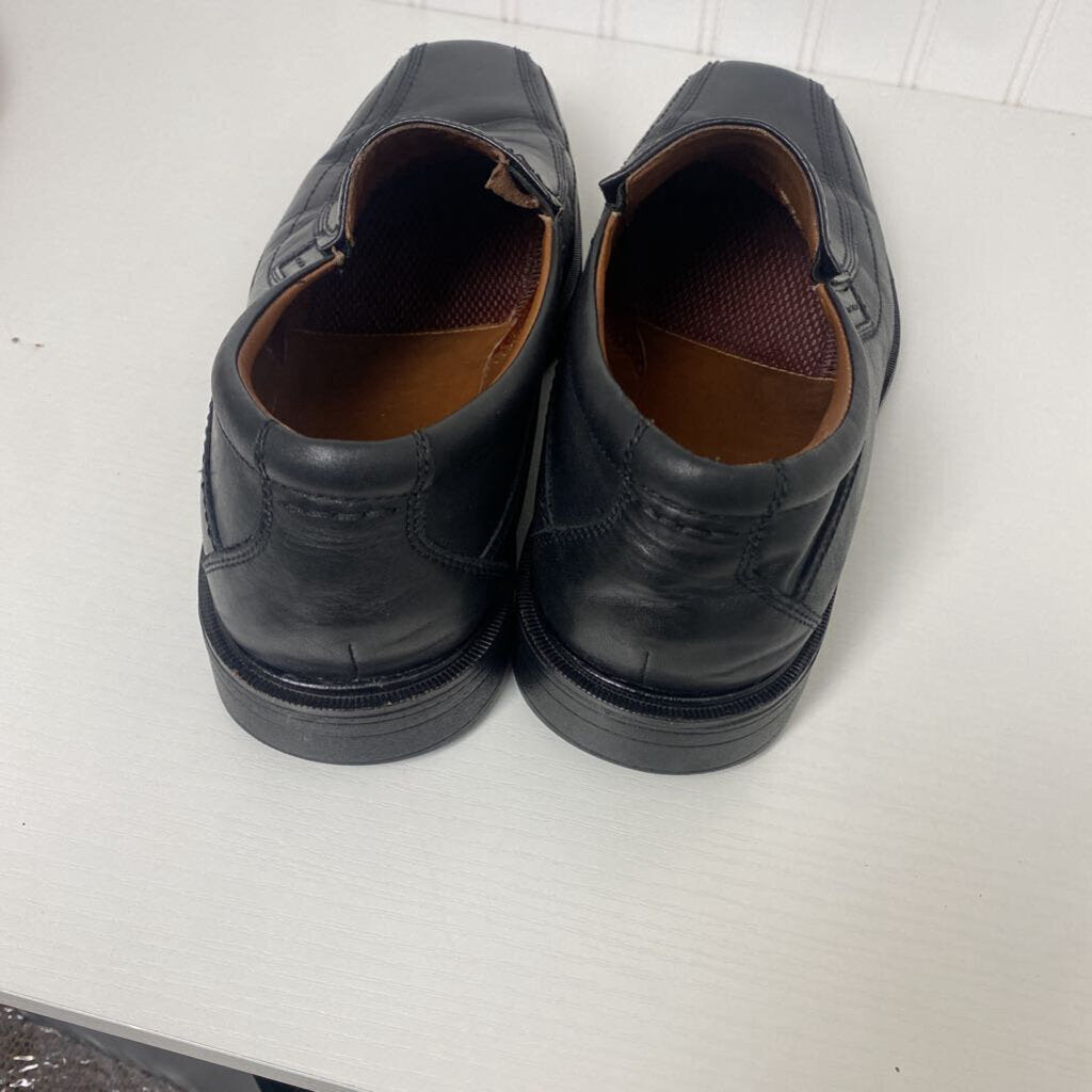 DRESS SHOES