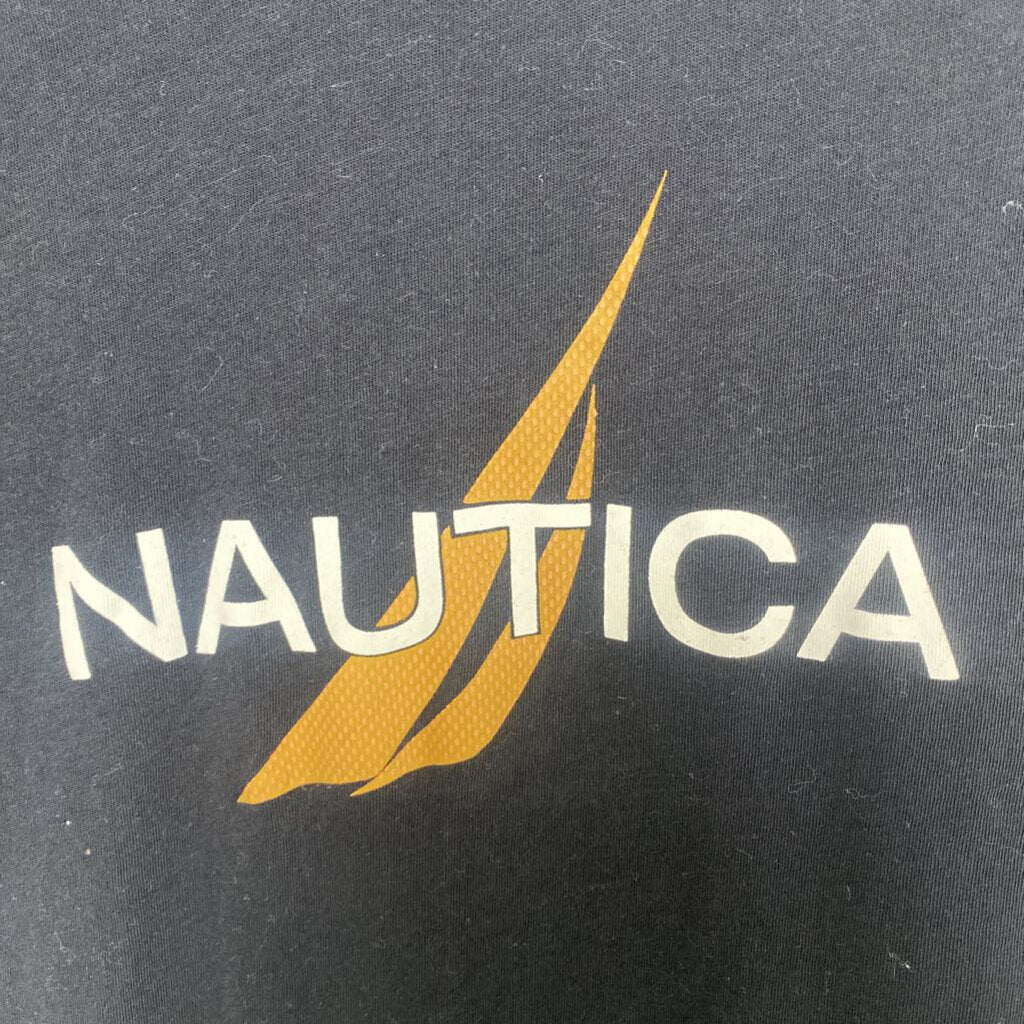 GRAPHIC TEE