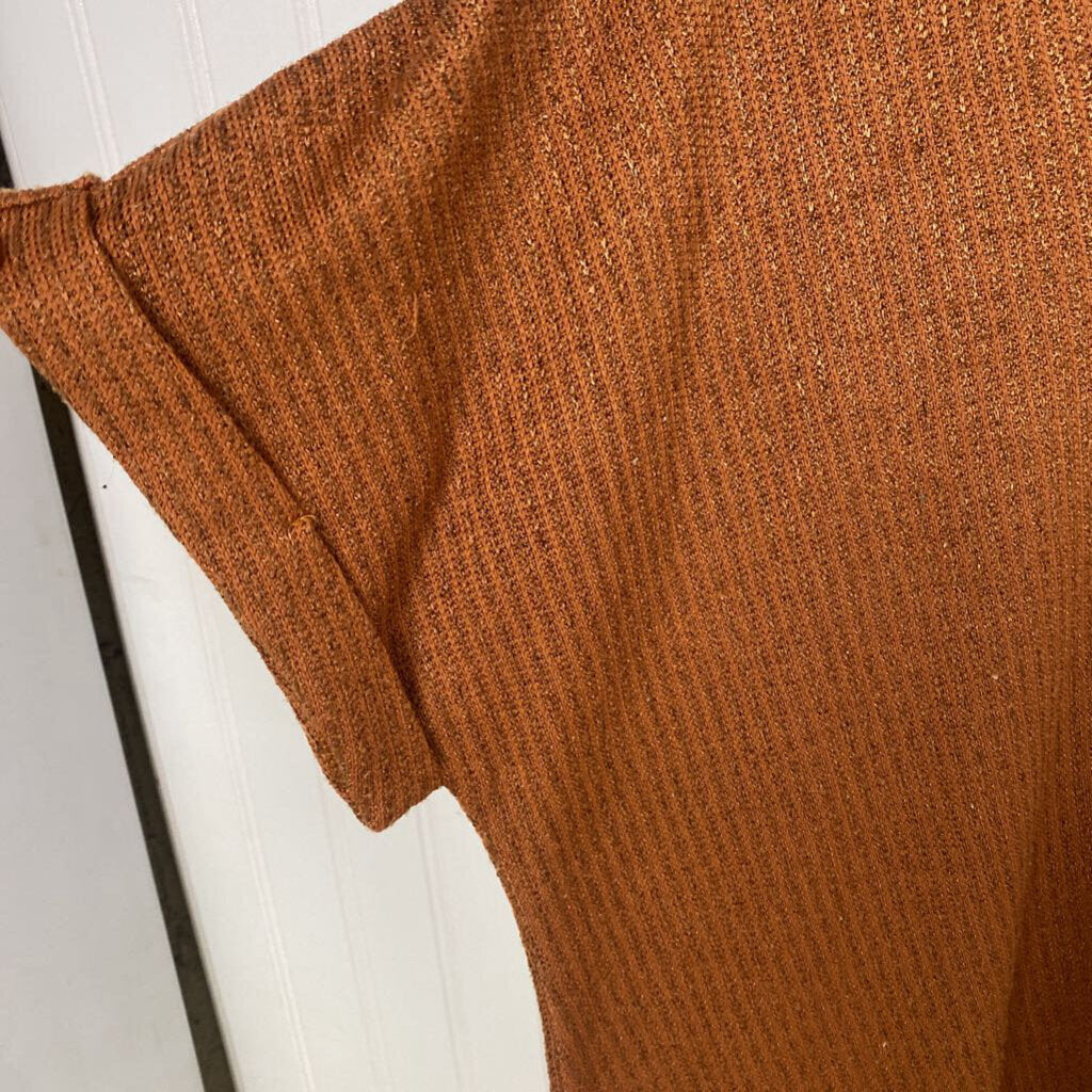 SHORT SLEEVE TOP