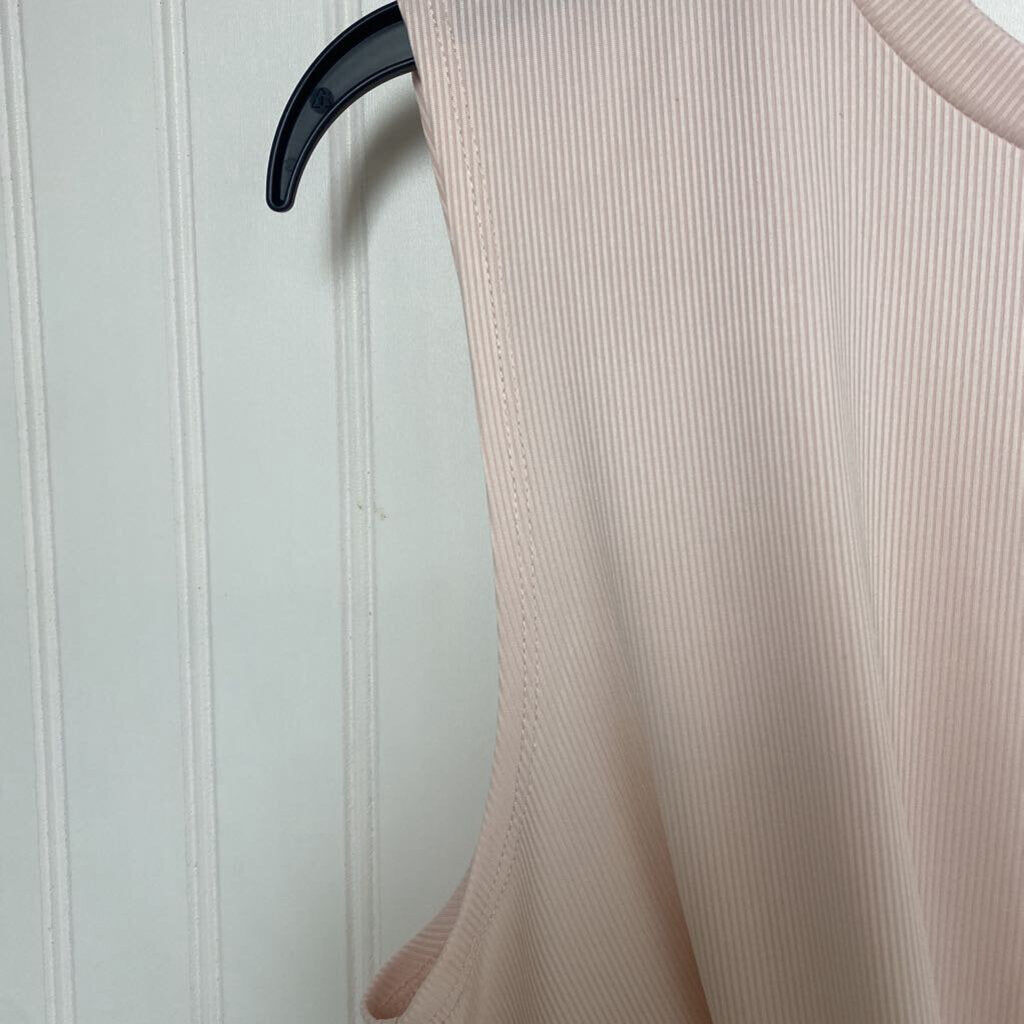 GATHERED FRONT SLEEVLESS TOP
