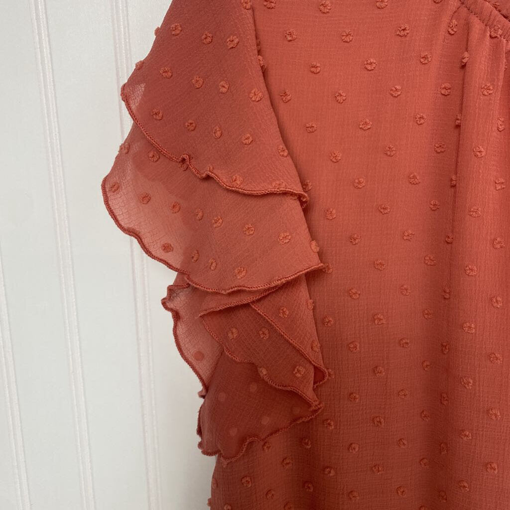 TEXTURED SHORT SLEEVE
