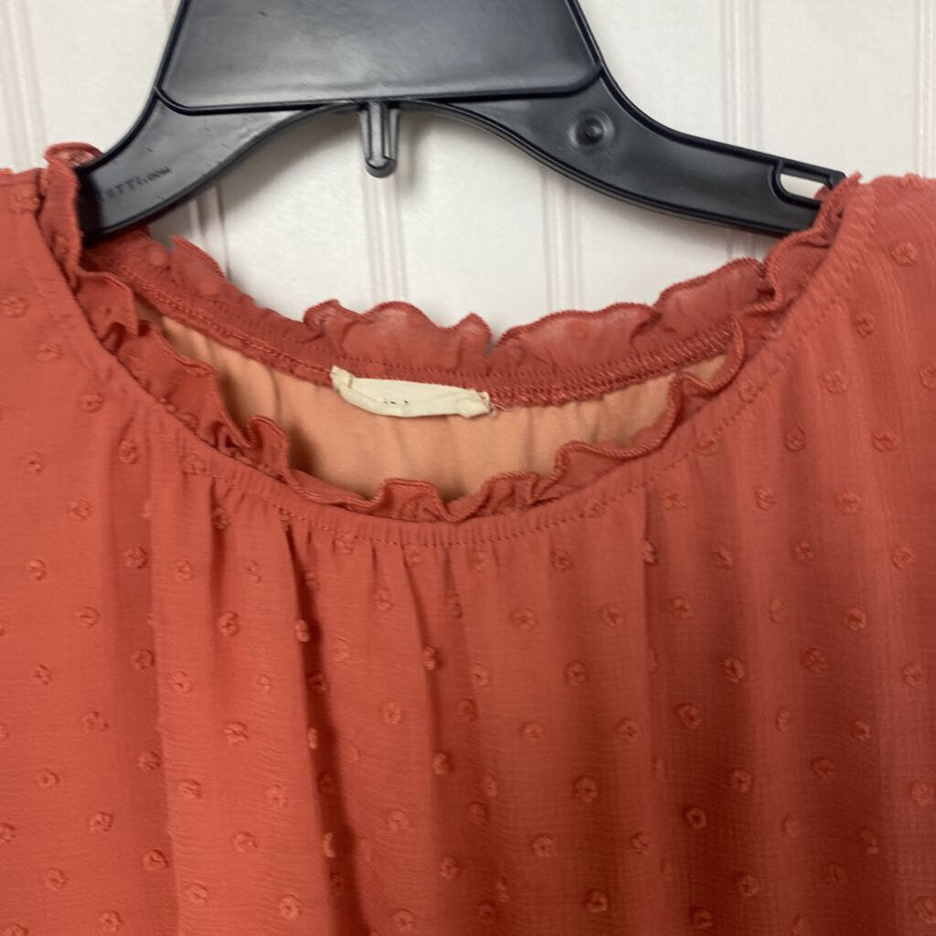 TEXTURED SHORT SLEEVE