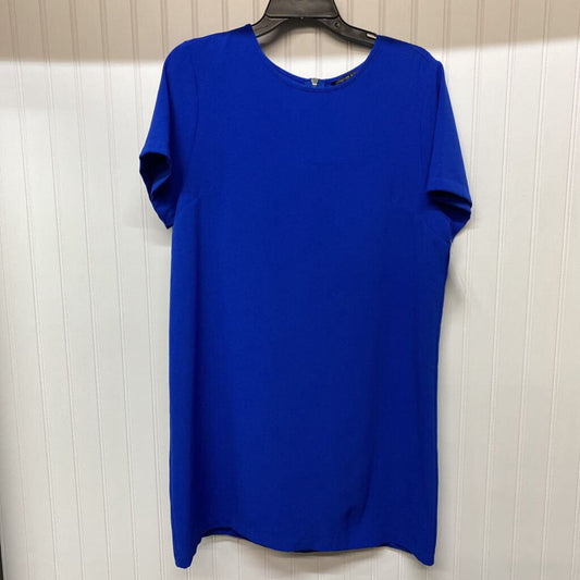 SHORT SLEEVED DRESS