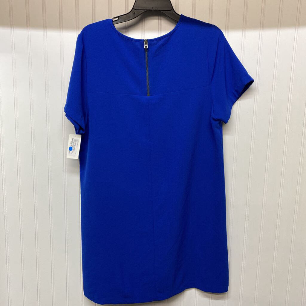 SHORT SLEEVED DRESS