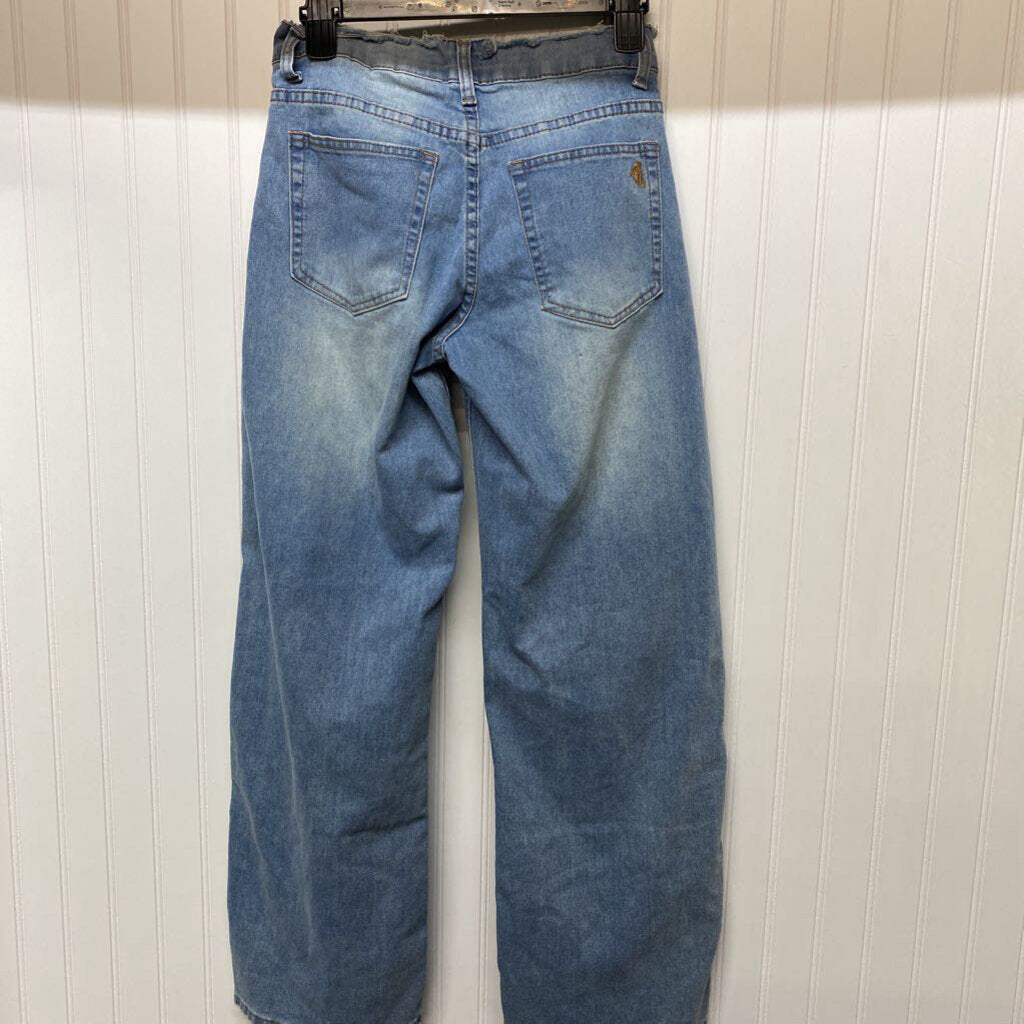 WIDE LEGGED JEANS