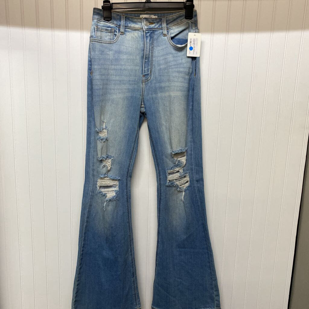 DISTRESSED FLARED JEANS