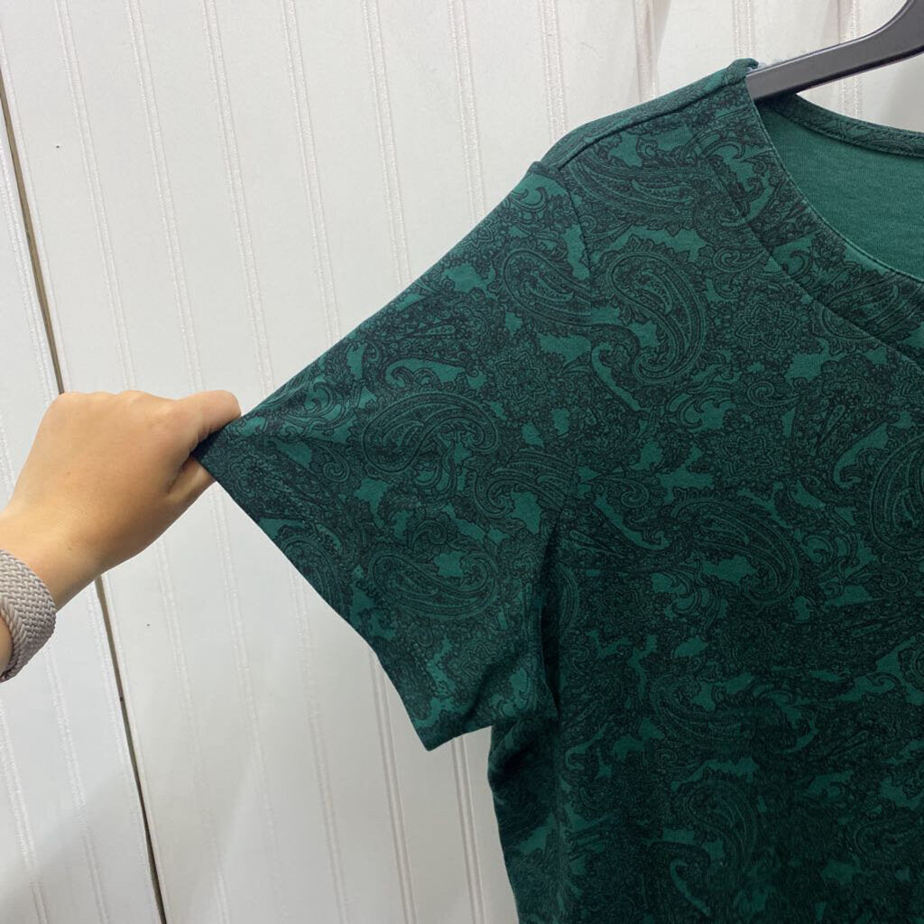 V NECK SHORT SLEEVED