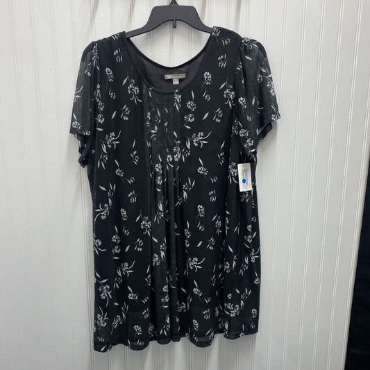SHORT SLEEVED TOP