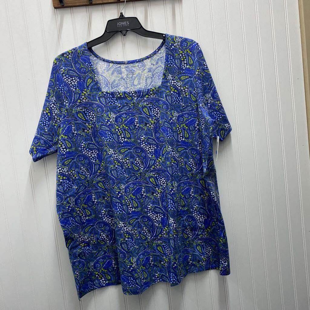 SQUARE NECK SHORT SLEEVED