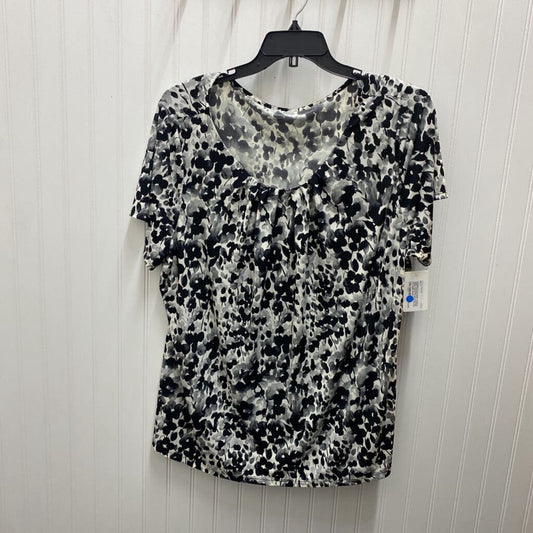 PLEATED FRONT SHORT SLEEVED