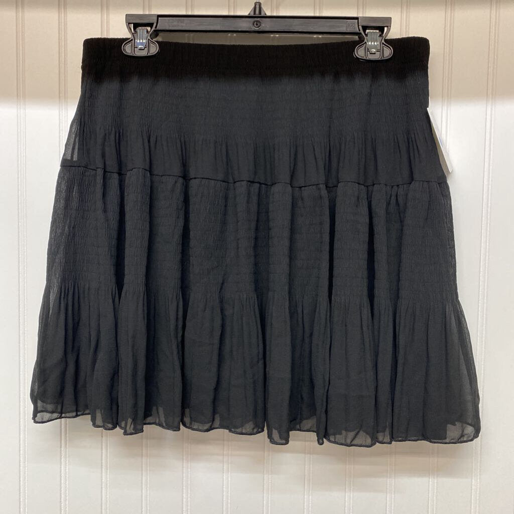 LADIES SHORT SKIRT