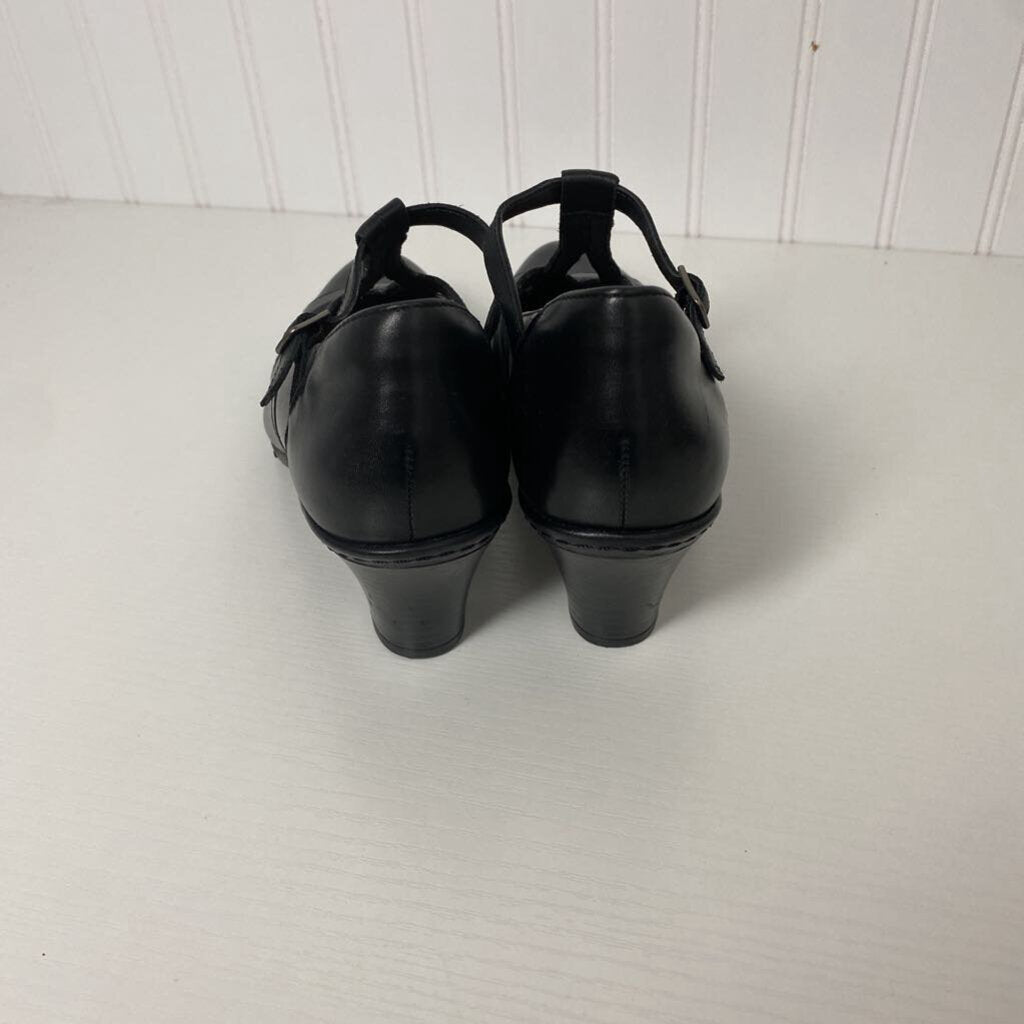 LADIES LEATHER PUMPS