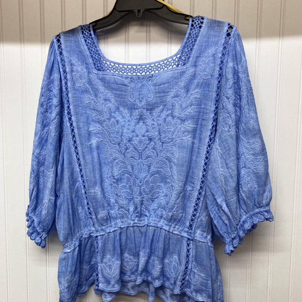 SQUARE NECK LONG SLEEVED