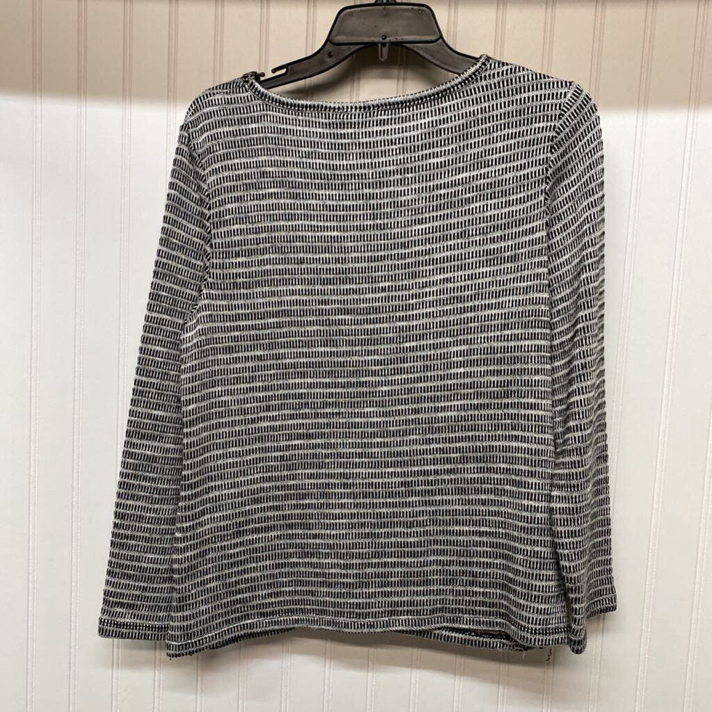 LONG SLEEVE V NECK TOP