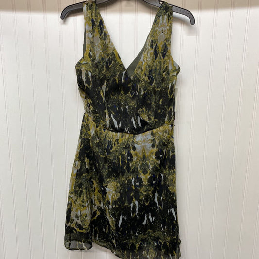 SLEEVELESS V NECK DRESS