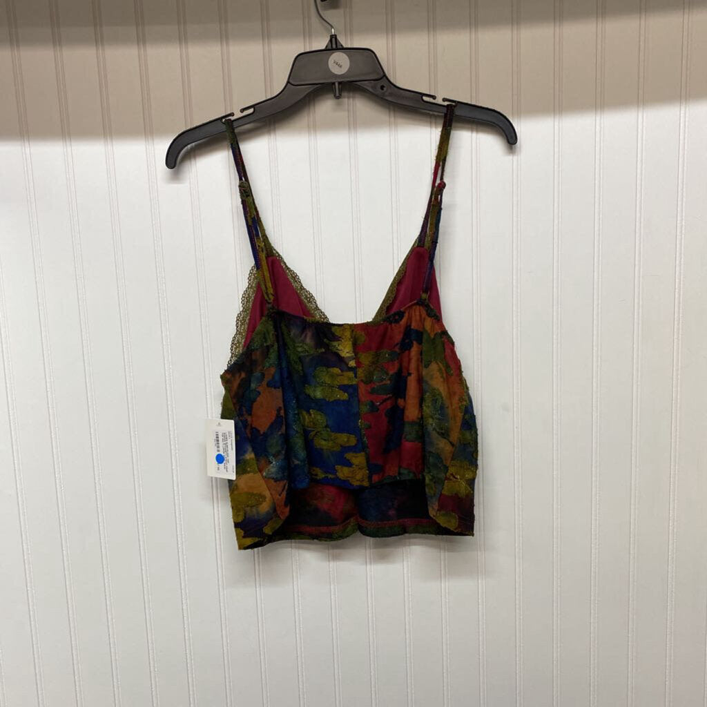 SPAGHETTI STRAP CROP TOP
