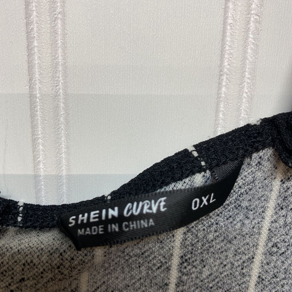 SPAGHETTI STRAP TOP