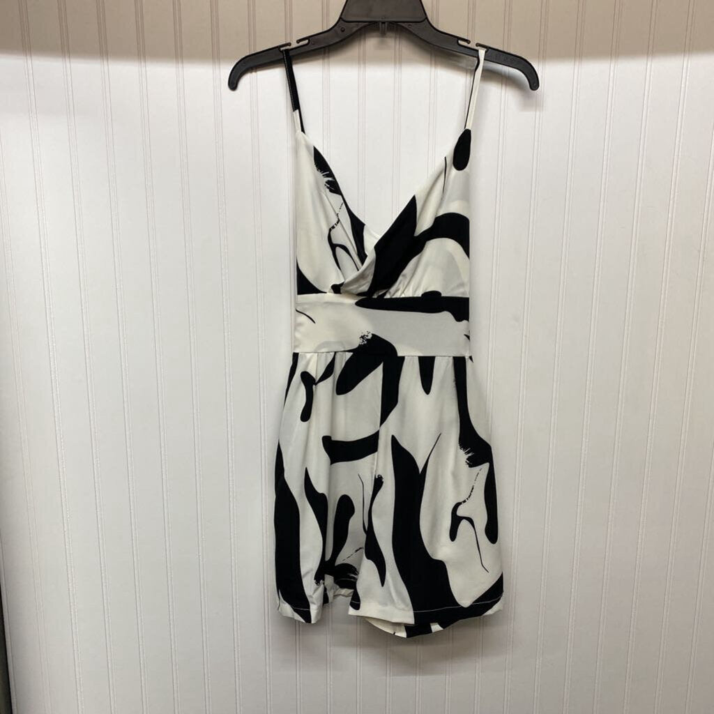 BLACK/WHITE ROMPER