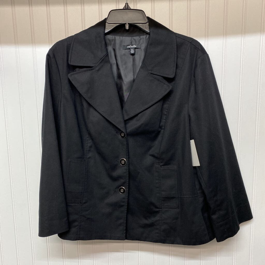 THREE BUTTON BLAZER