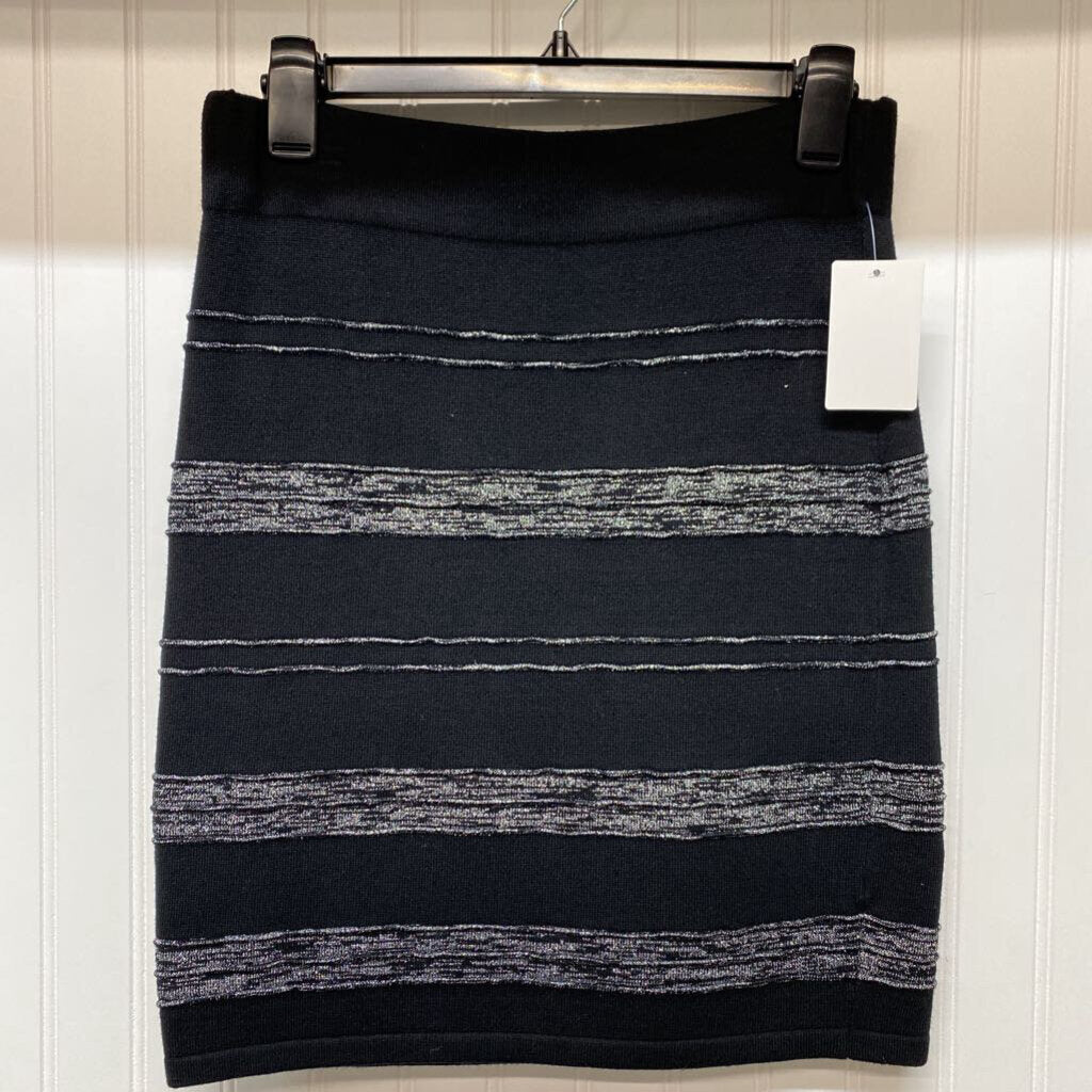 LADIES SHORT SKIRT