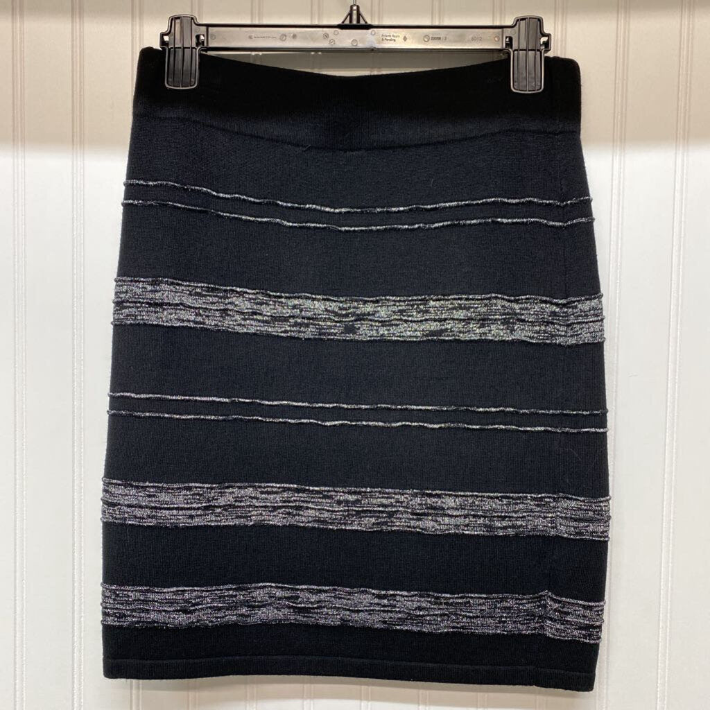 LADIES SHORT SKIRT