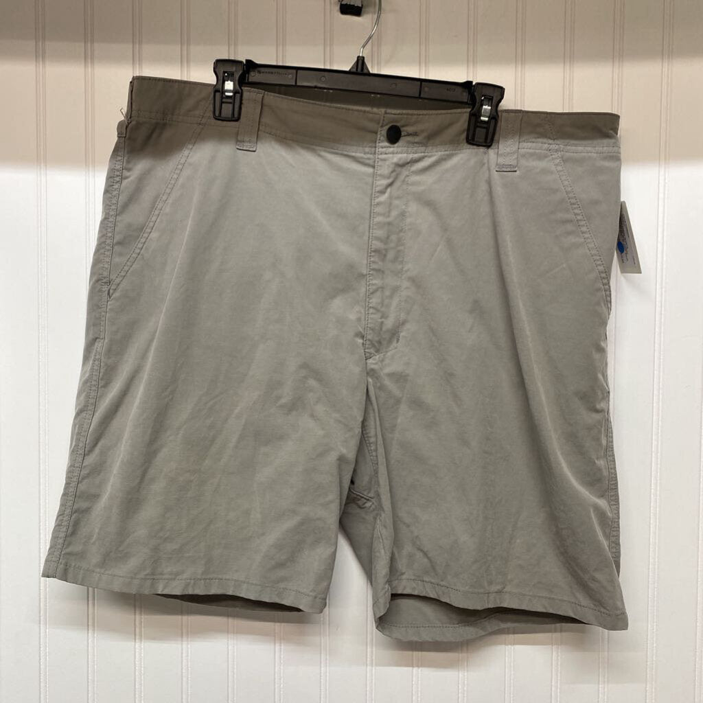 GRAY CARGO SHORTS