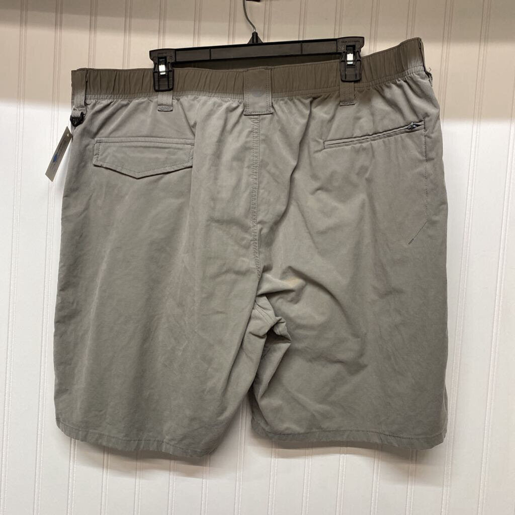GRAY CARGO SHORTS