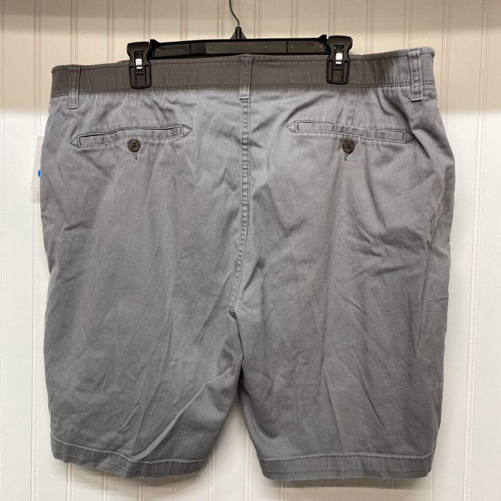 GRAY CARGO SHORTS