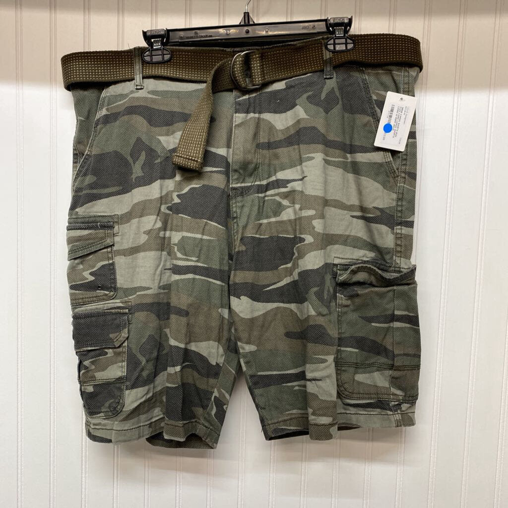 CAMO CARGO SHORTS