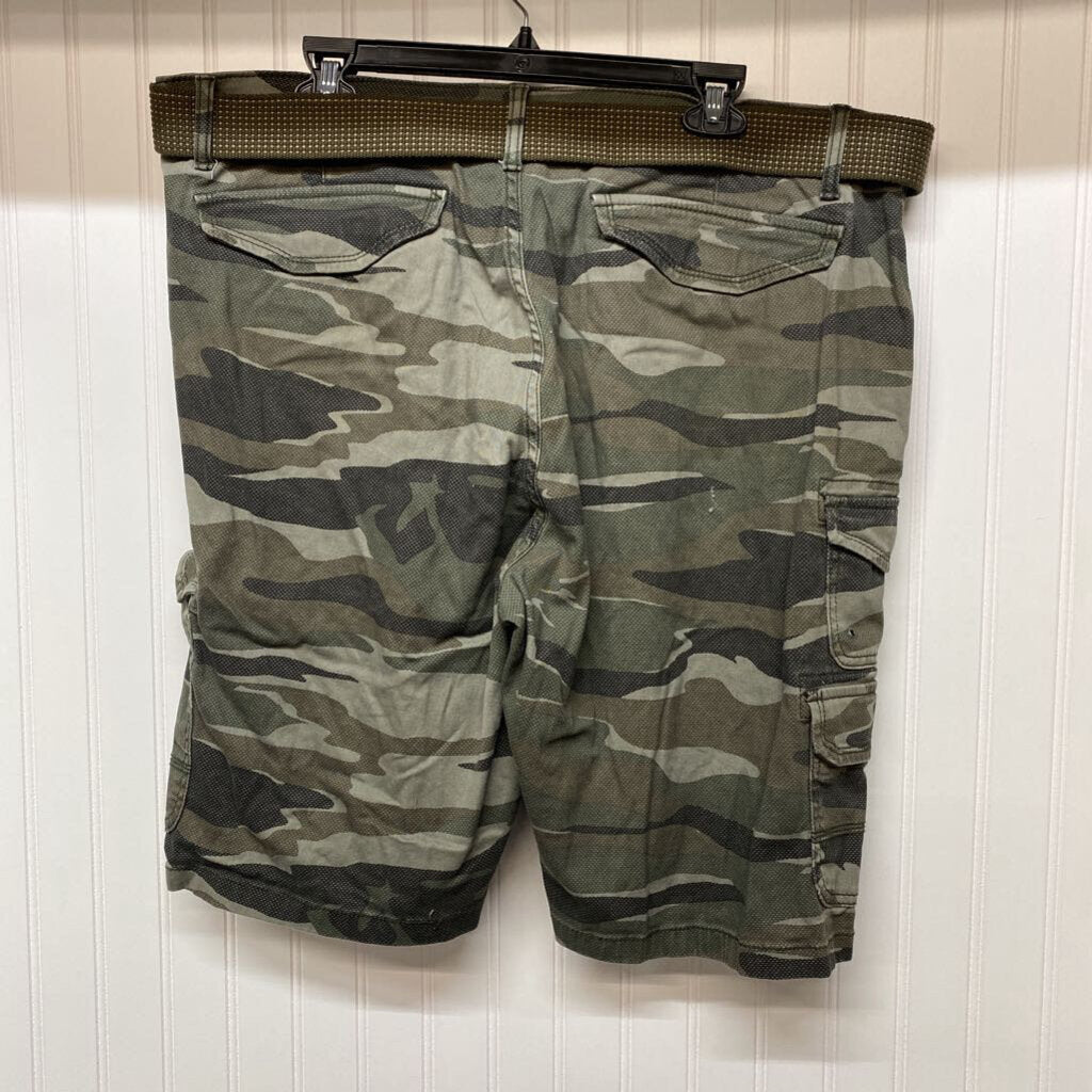 CAMO CARGO SHORTS