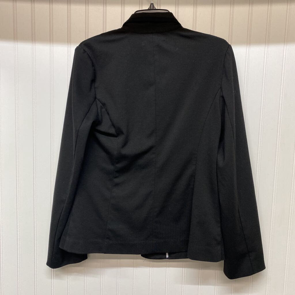 BLACK BLAZER