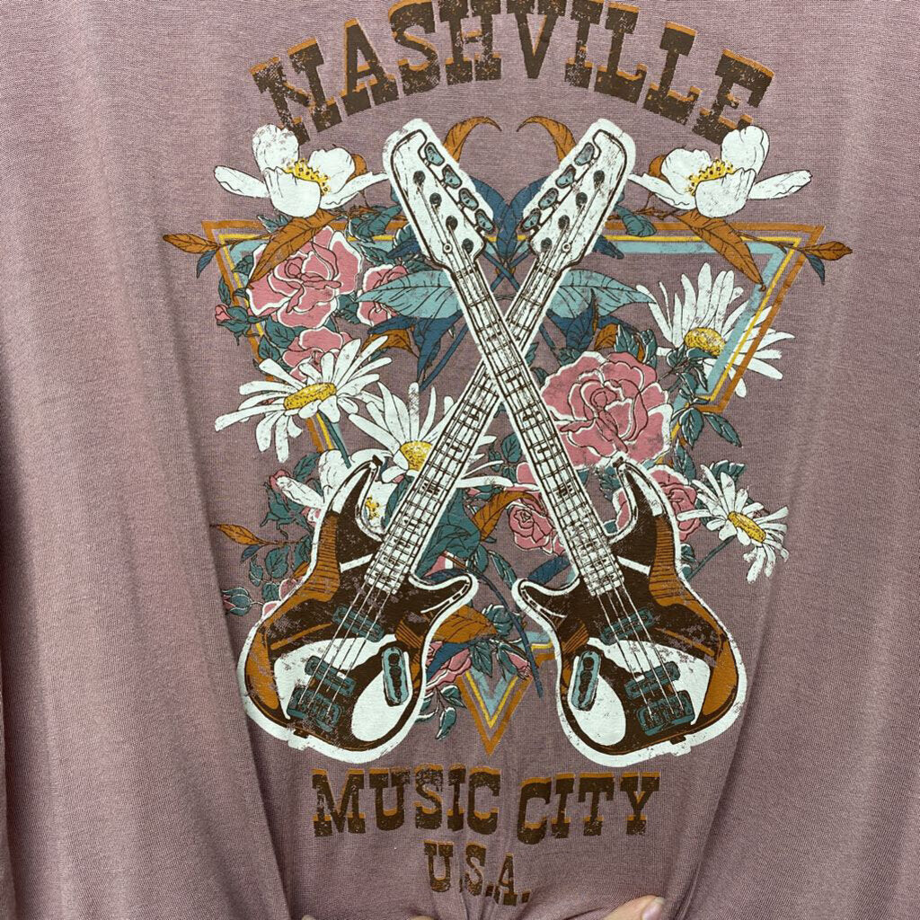 PINK GRAPHIC T