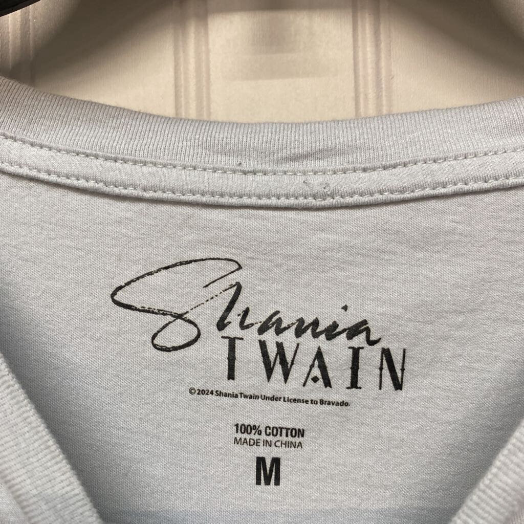 SHANIA GRAPHIC T