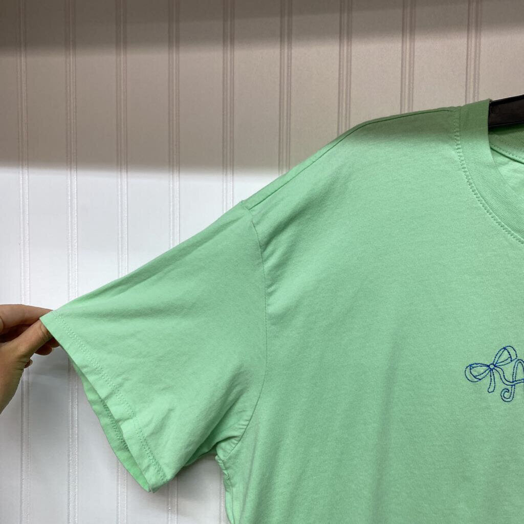 GREEN GRAPHIC T