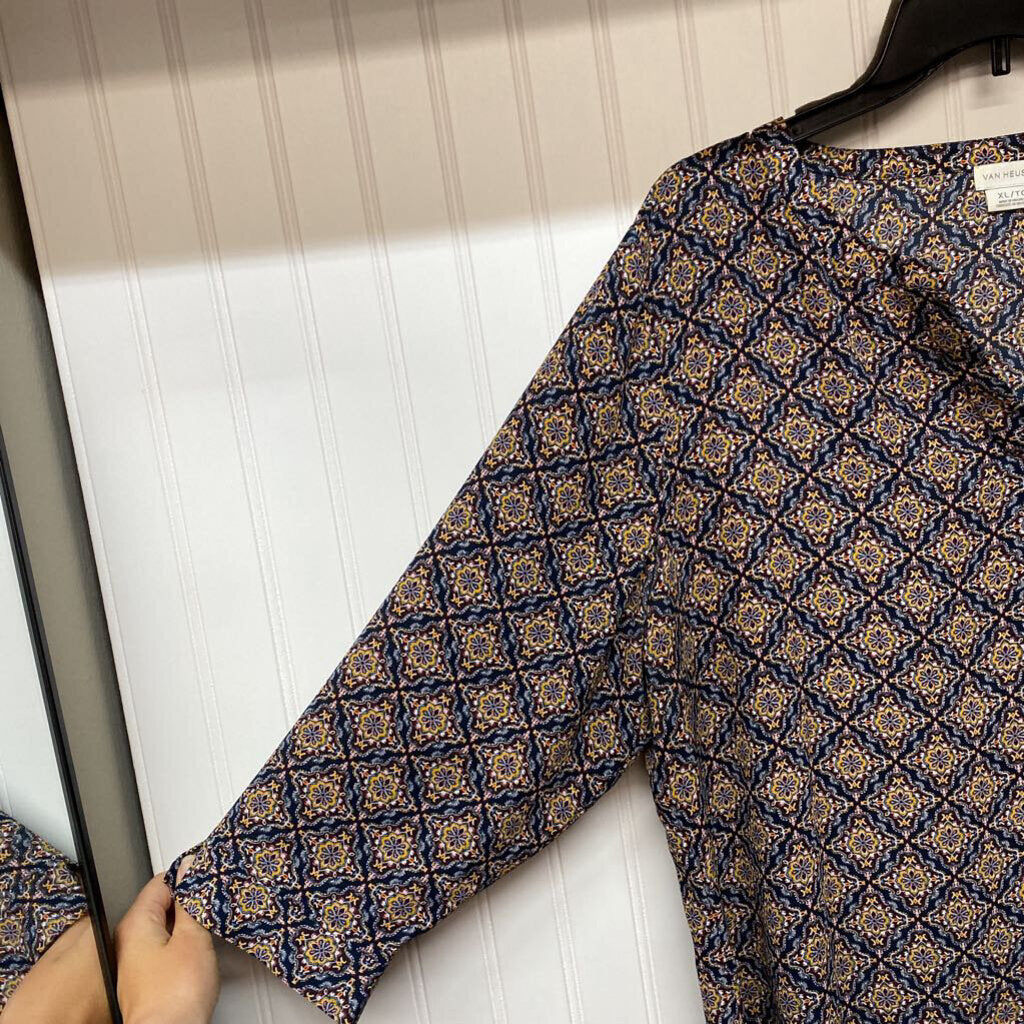PRINTED LONG SLEEVE TOP