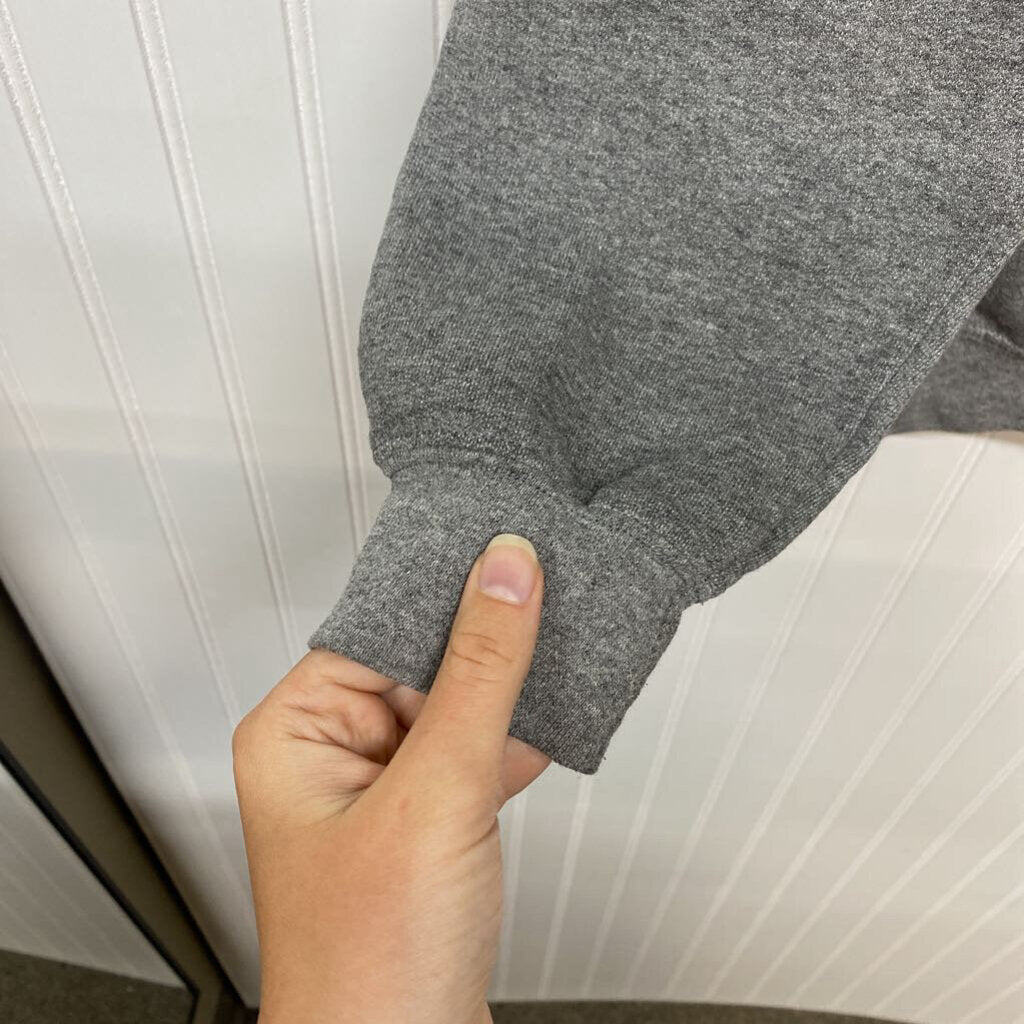 GRAY GRAPHIC SWEATSHIRT