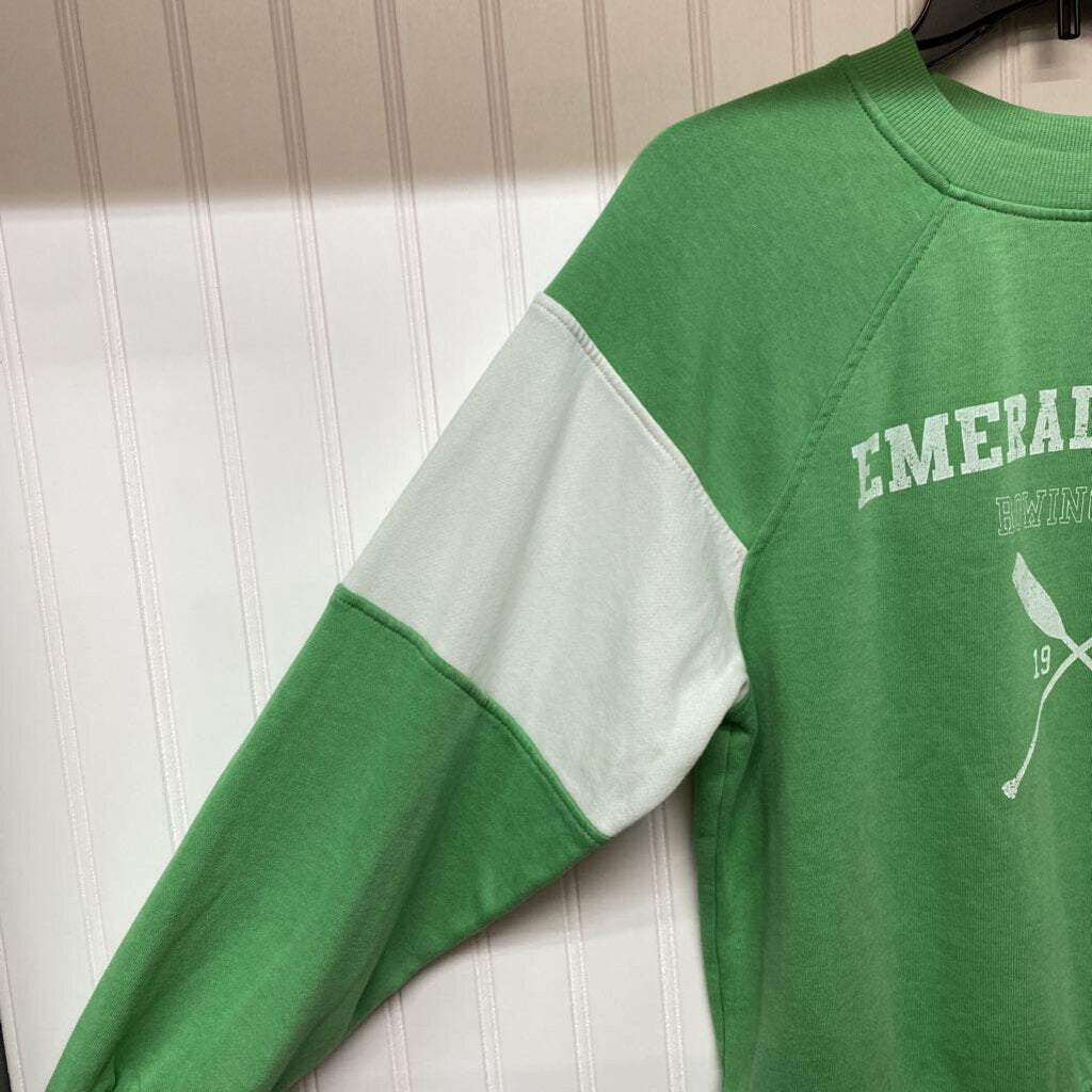 GREEN SWEATSHIRT