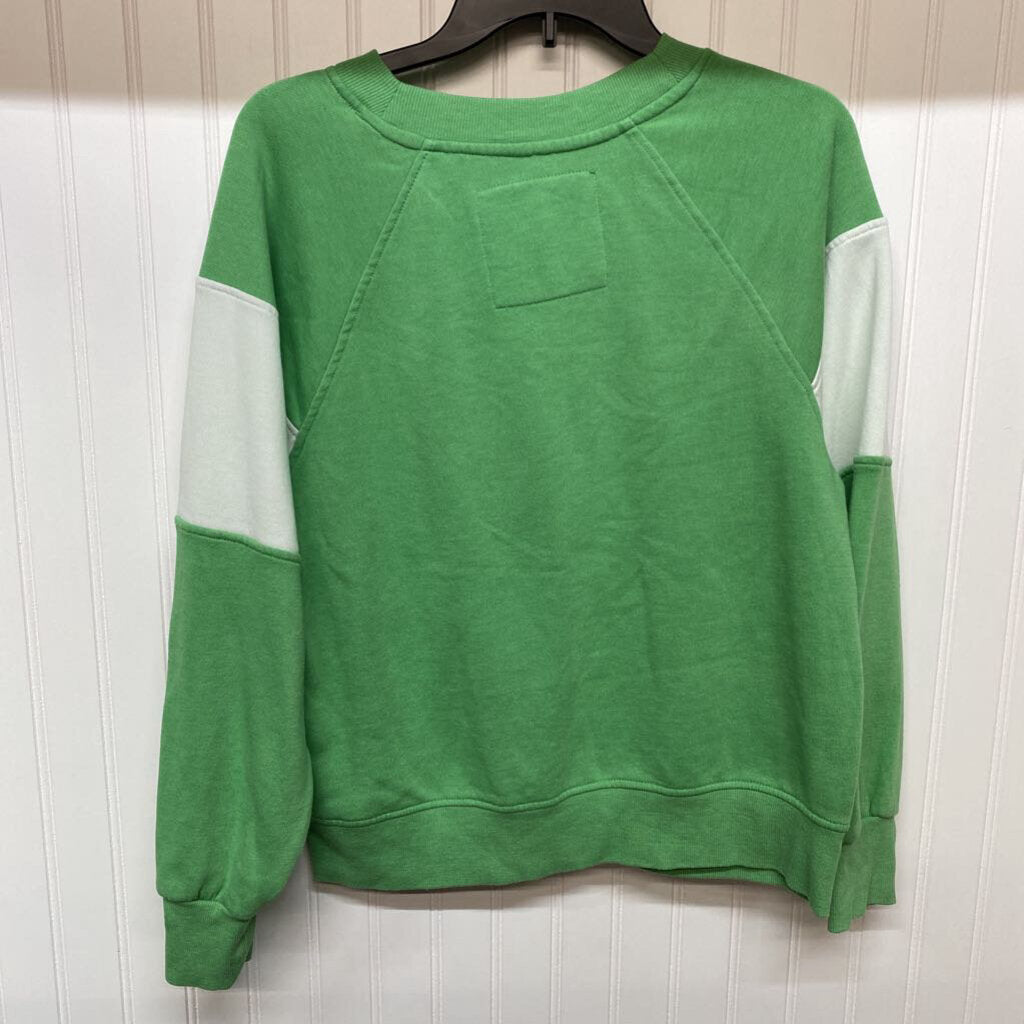 GREEN SWEATSHIRT