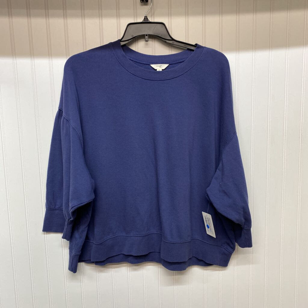 NAVY SWEATSHIRT